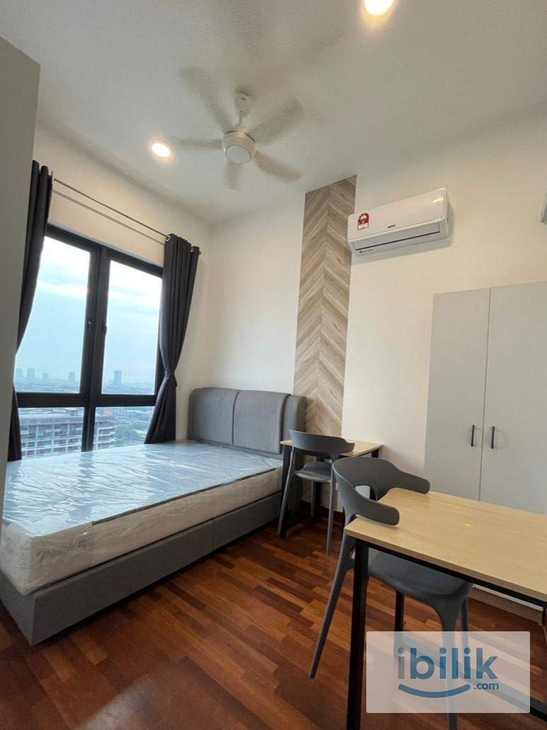 Pacific Star middle room for rent - Image 1
