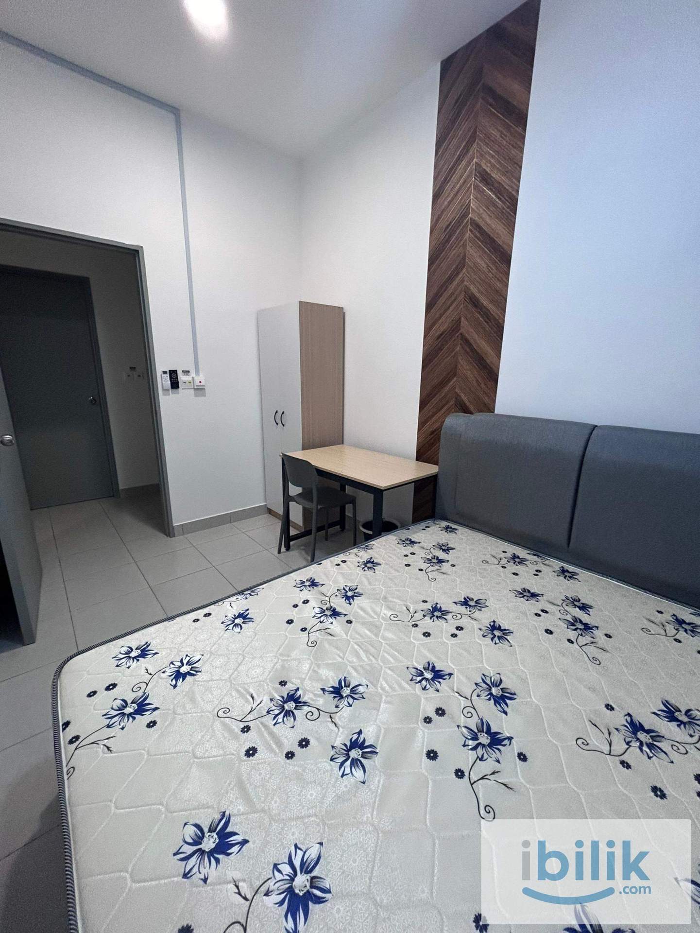 Netizen Middle room for rent - Image 2