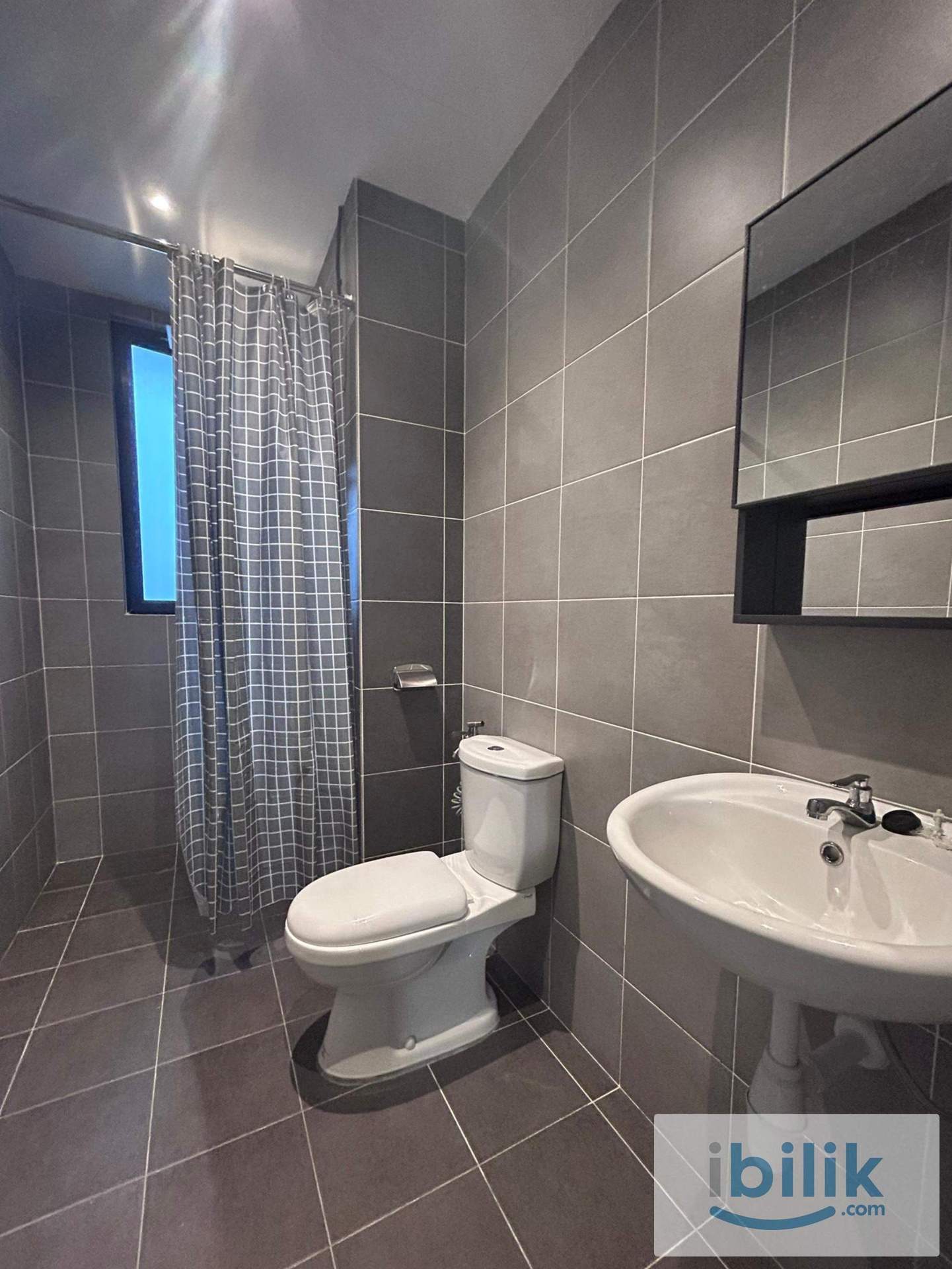 Netizen Middle room for rent - Image 3