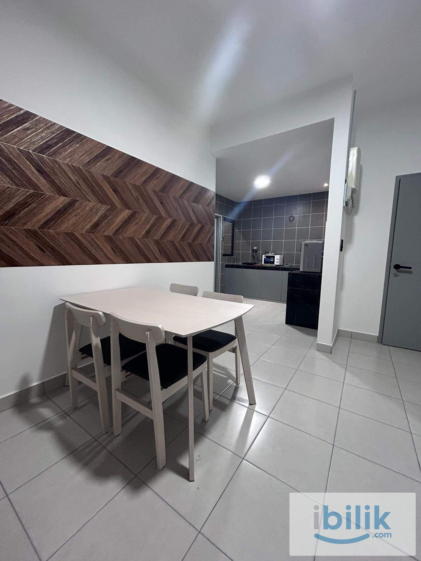 Netizen middle room for rent - Image 5