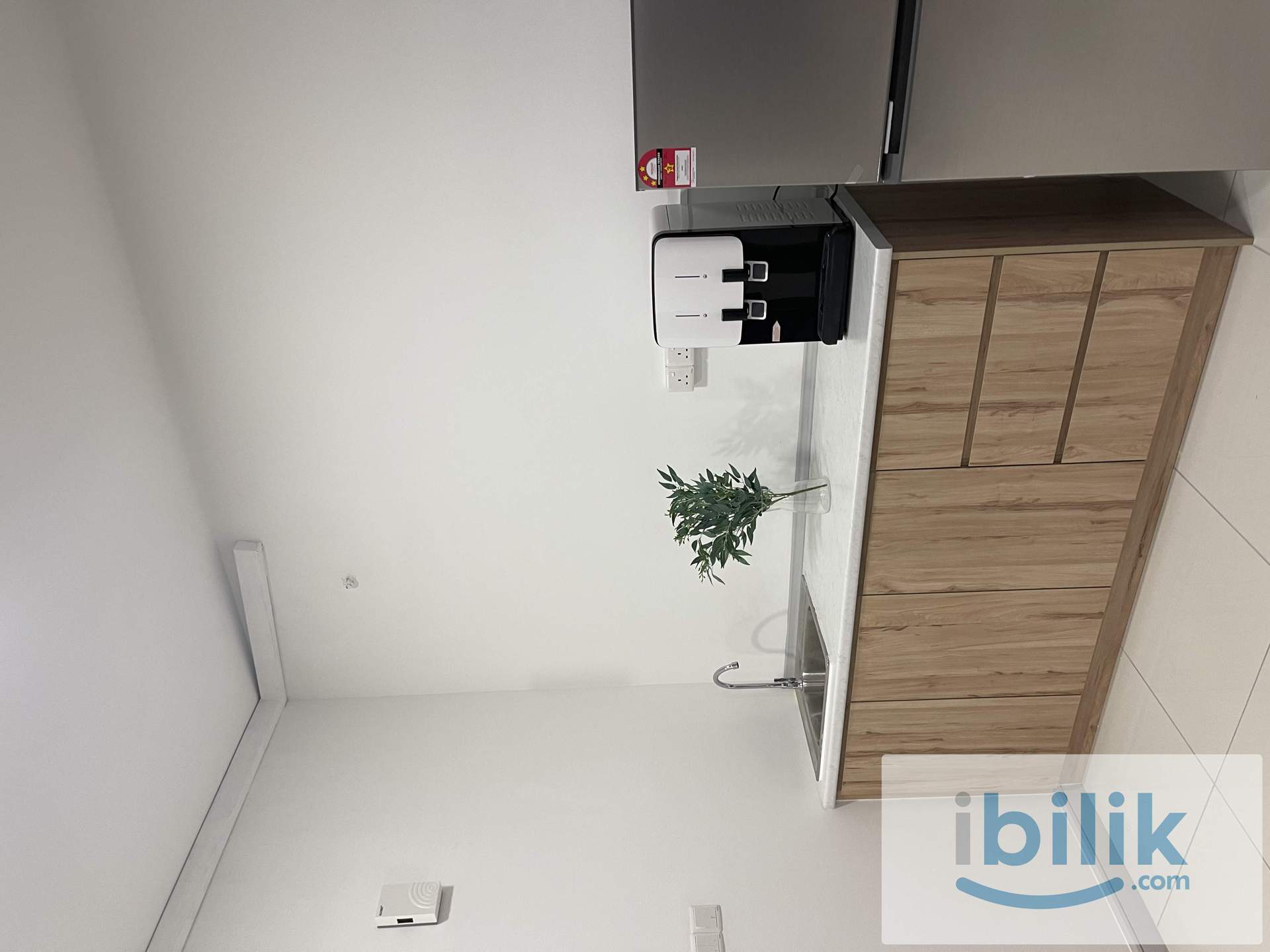 Riana South master room for rent - Image 6