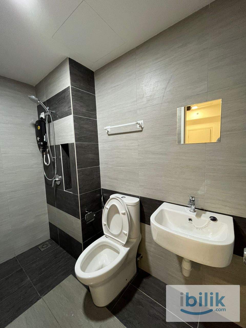 Address Taman Desa Middle room for rent - Image 3