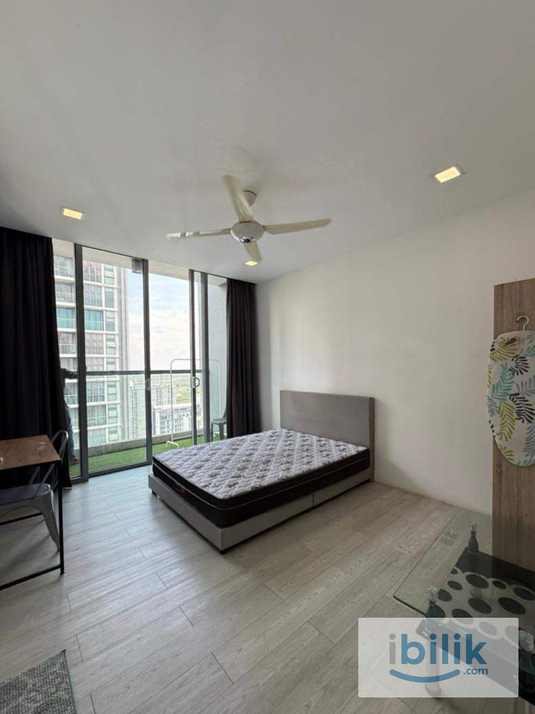 Lakefront Residences Private Bedroom for Rent - Image 2