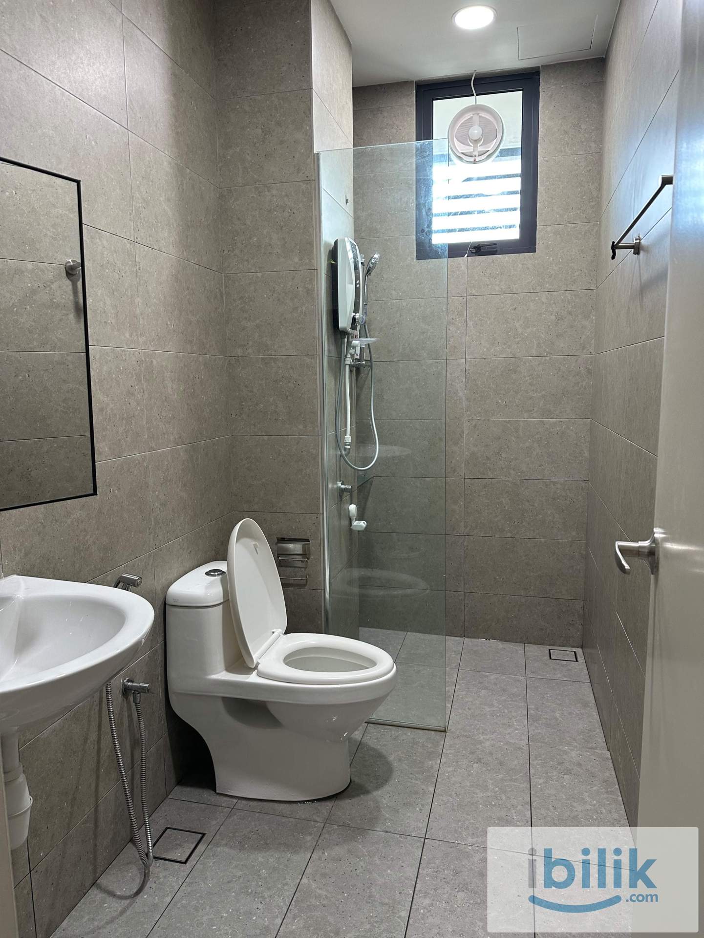 Middle Room at Verando Resident PJ - Image 5