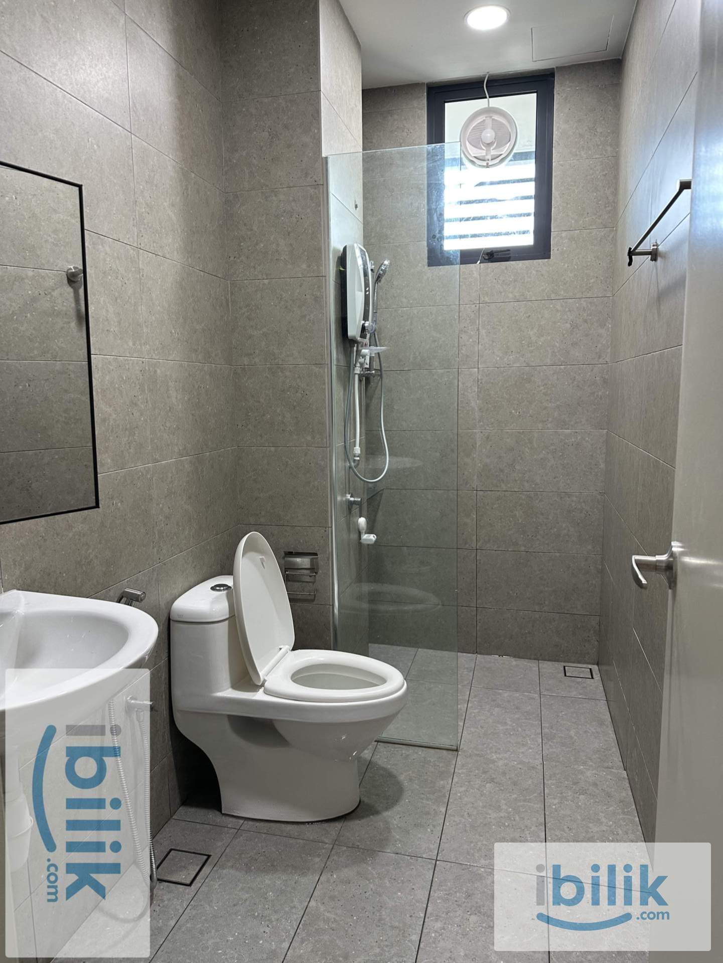 Middle room at Verando Residence, Petaling Jaya  - Image 2