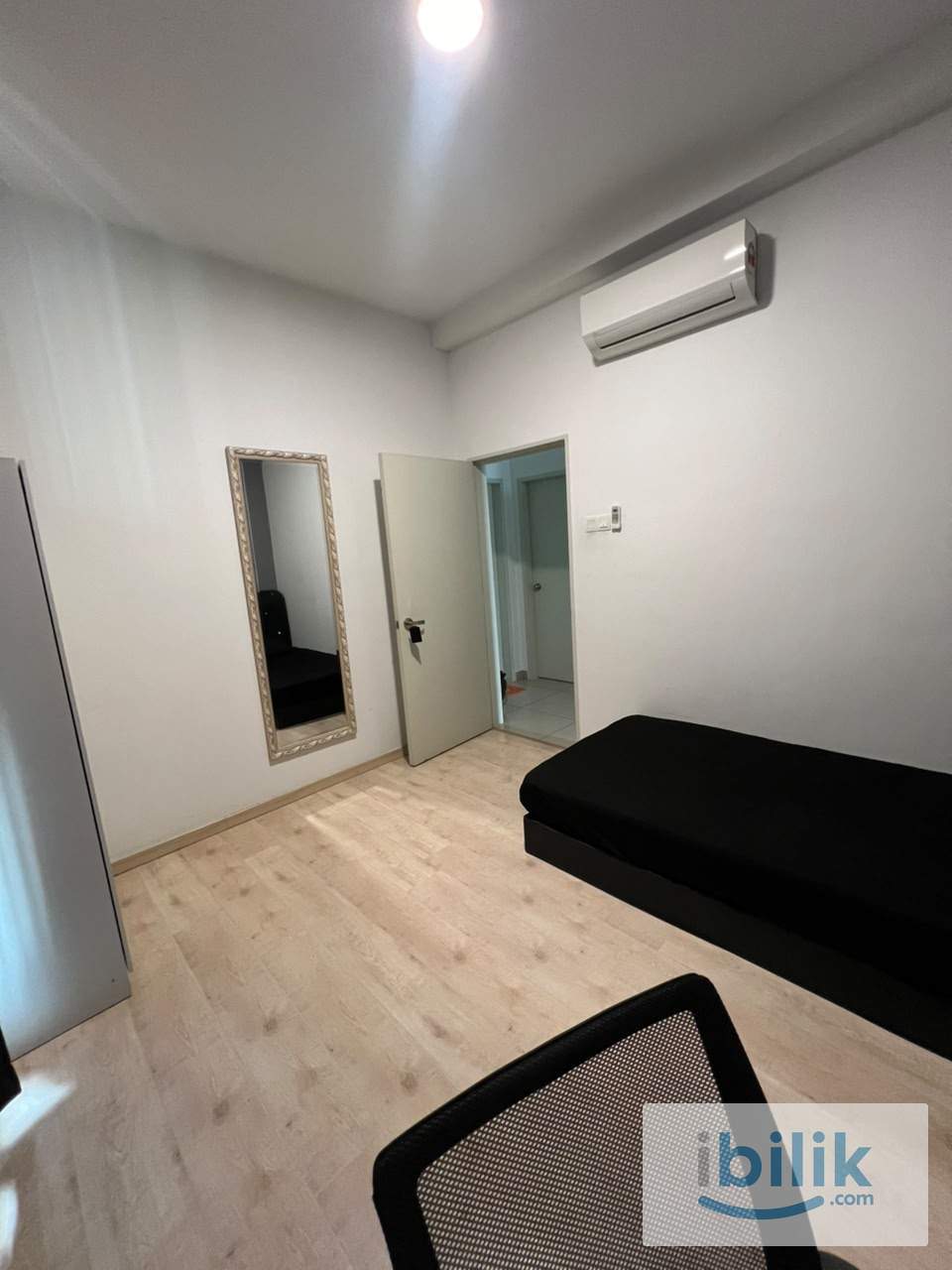 MEDIUM ROOM - Image 2