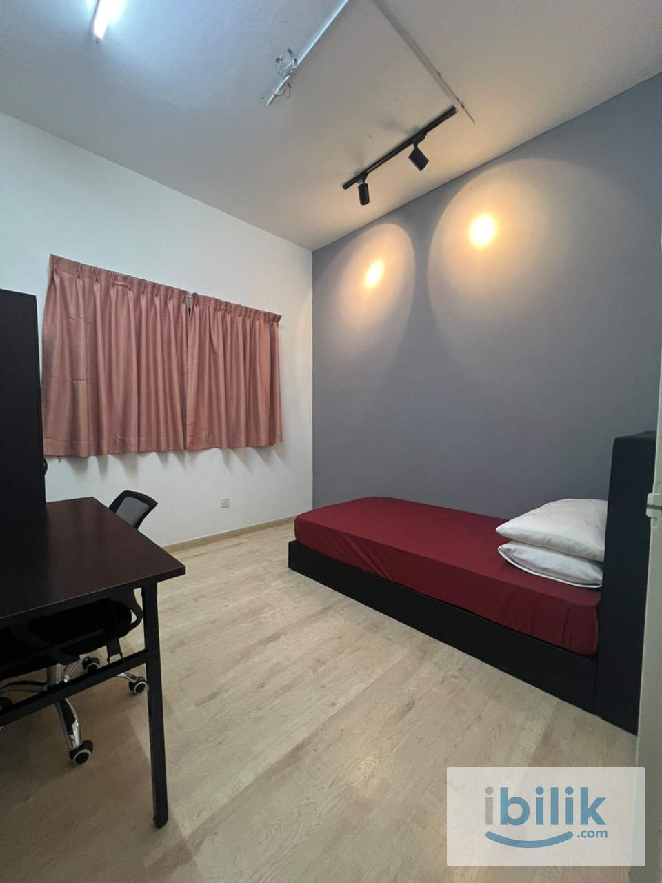 JUNIOR MEDIUM ROOM  - Image 1