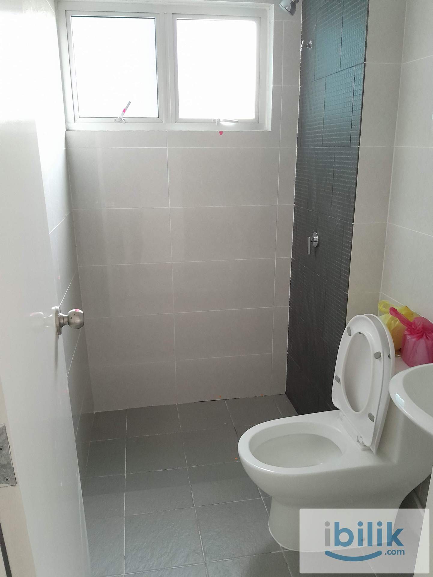 Medium Room for Rent, Acacia Residences Near KLIA (Female Unit) - Image 5