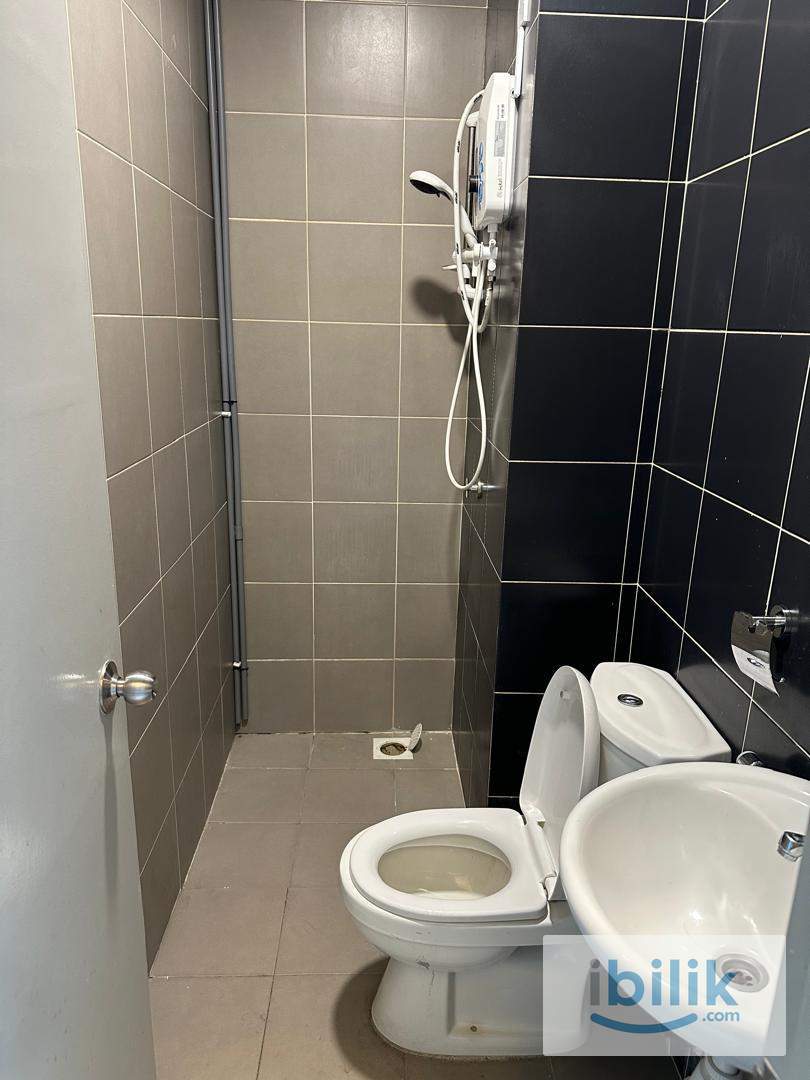 Fully Furnished All Female Master Room @ The Zizz, Damansara Damai, Petaling Jaya, Sg Buloh - Image 1
