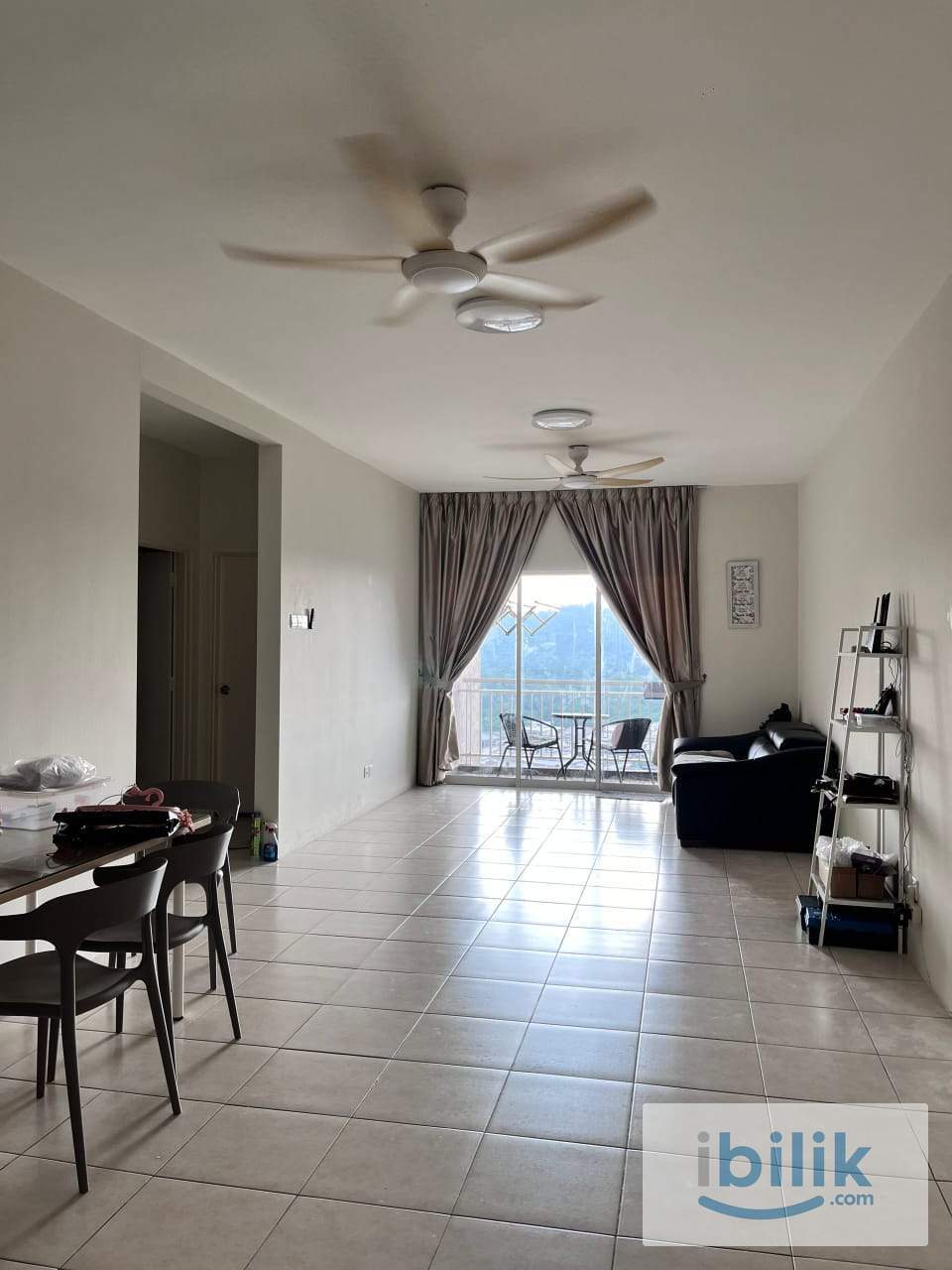 Cova Villa Middle Room for Rent - Image 4