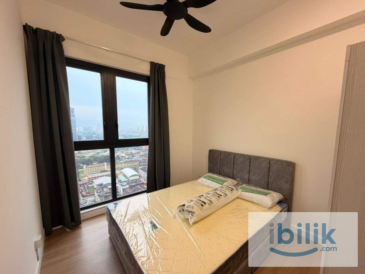 Middle Room - Image 1