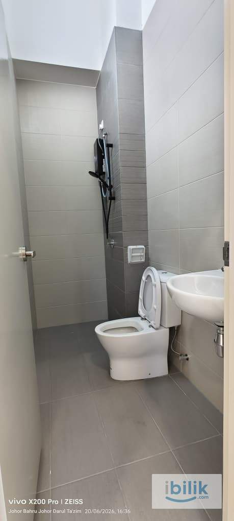 Fully Furnished Common Room with Private Bathroom @ Setia Tropika Elata Haven - Image 3