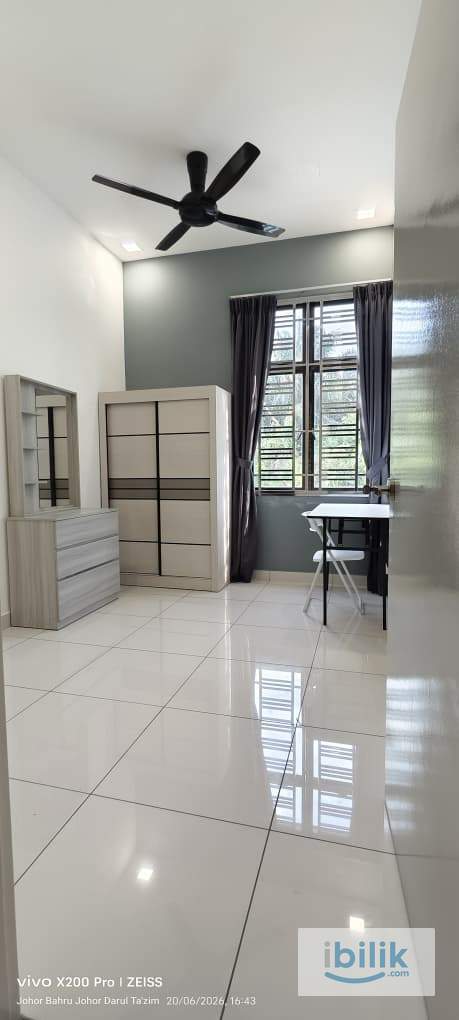 Fully Furnished Common Room with Private Bathroom @ Setia Tropika Elata Haven - Image 1