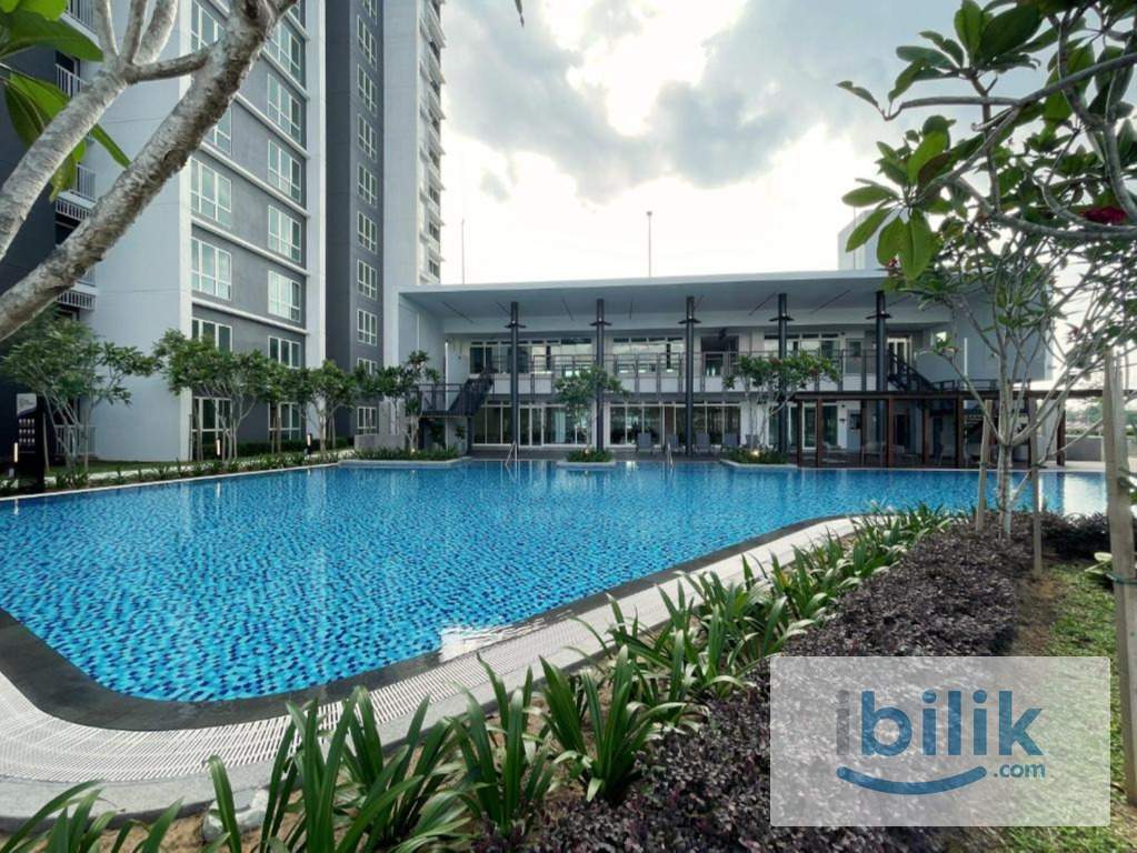 Middle Room at 121 Residences, PJ Next to Bandar Utama / LRT Kayu Ara - Image 4