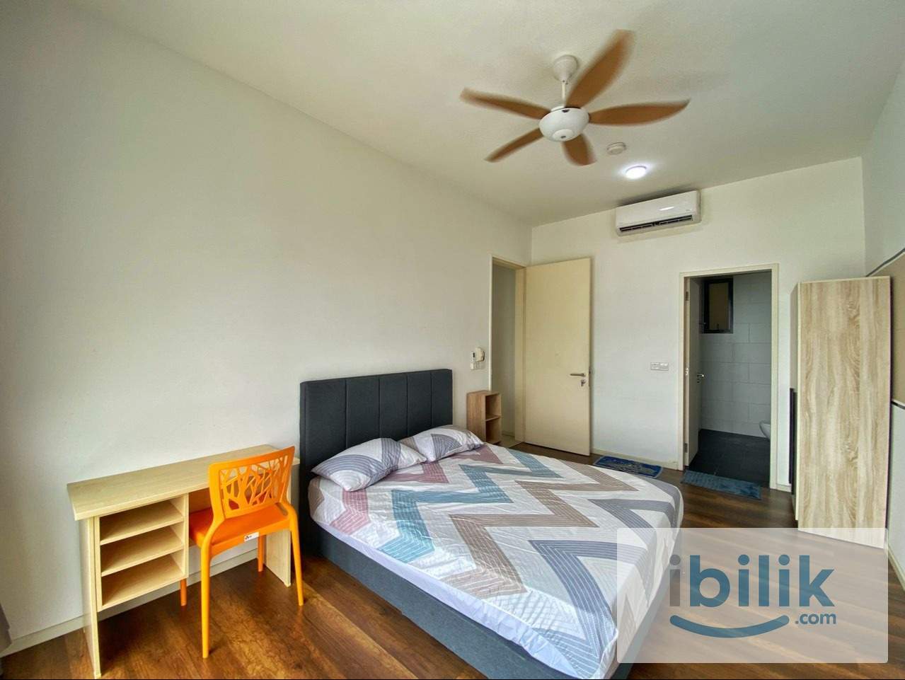 Female Unit Fully Furnished Master Room with Private Bathroom Next to MRT  - Image 2