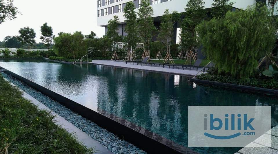 Female Unit Fully Furnished Master Room with Private Bathroom Next to MRT  - Image 4