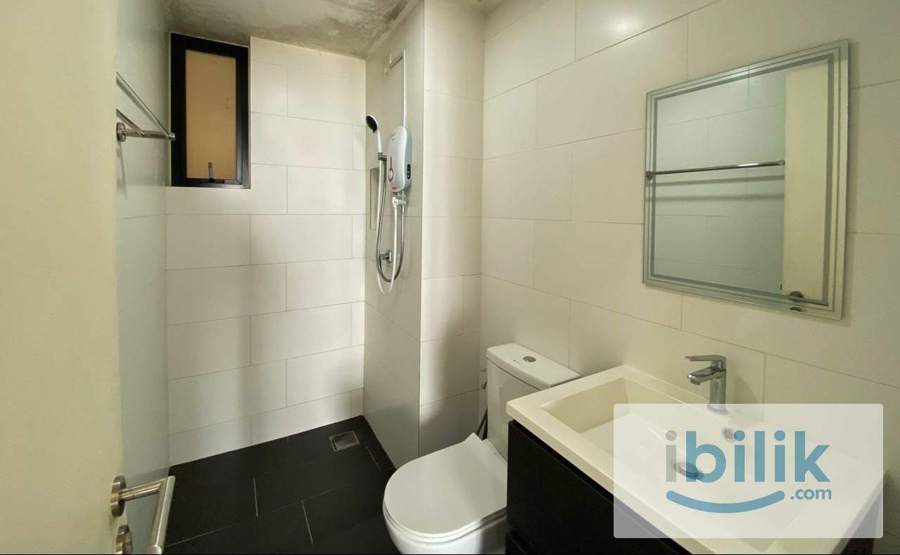 Female Unit Fully Furnished Master Room with Private Bathroom Next to MRT  - Image 6