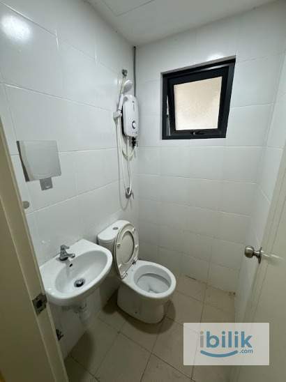 Fully Furnished Room @ Riverville 5 Mins to Bloomsvale  KTM Mid Valley Sunway PJ - Image 5