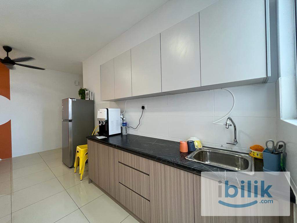 🏠 PV18 Residence｜Queen Room for Rent｜Available June - Image 3
