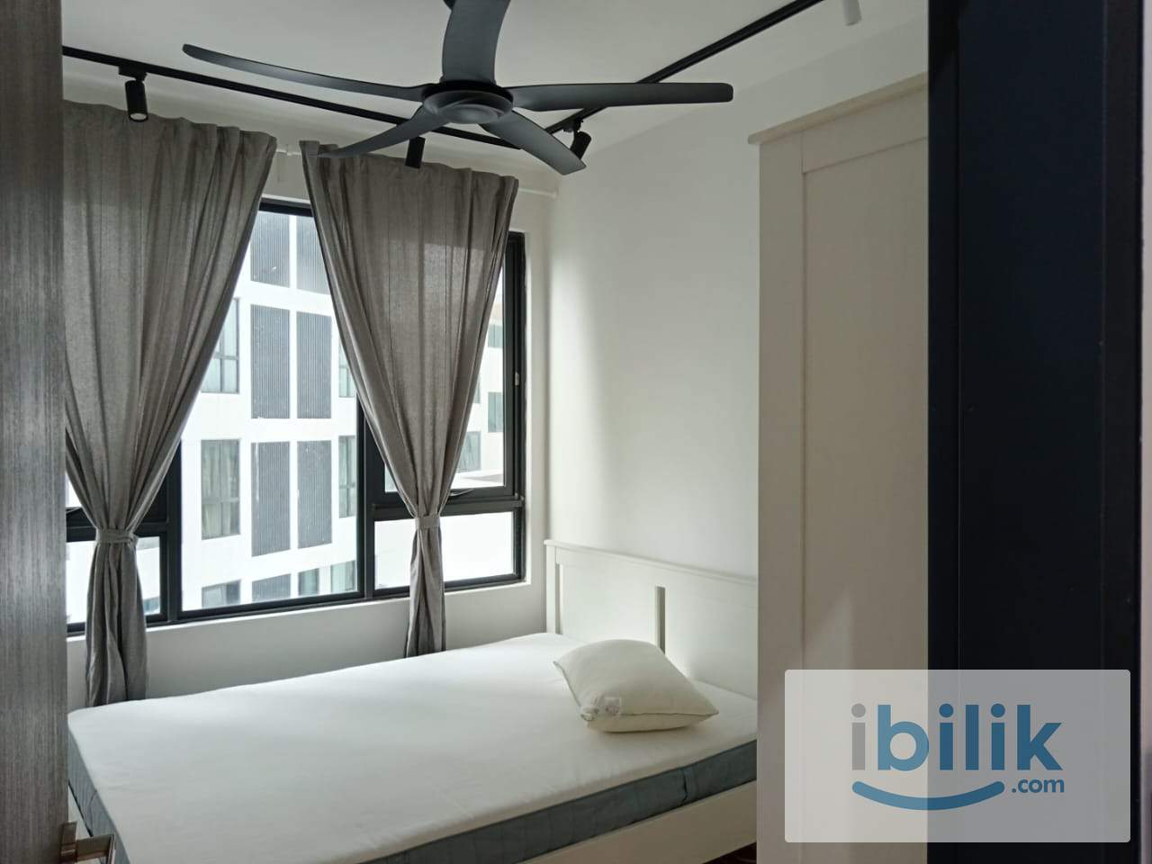 TAMAN SUBANG PERMAI USJ 1 FULLY FURNISHED STUDIO BALCONY LAKEVIEW - Image 5