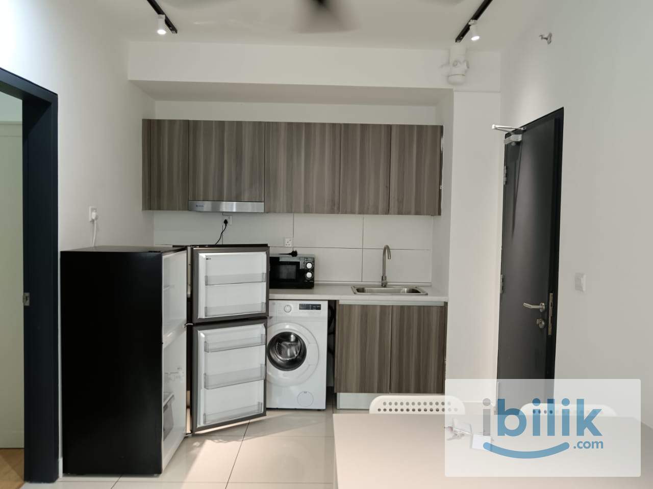 TAMAN SUBANG PERMAI USJ 1 FULLY FURNISHED STUDIO BALCONY LAKEVIEW - Image 3