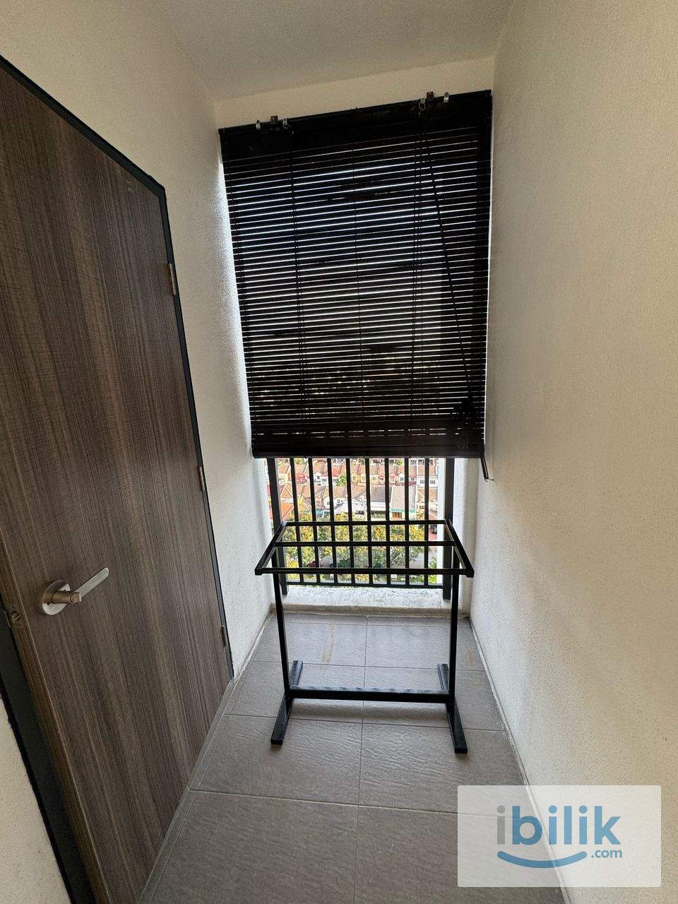 EDUMETRO PRIVATE BALCONY ROOM FOR RENT - Image 2