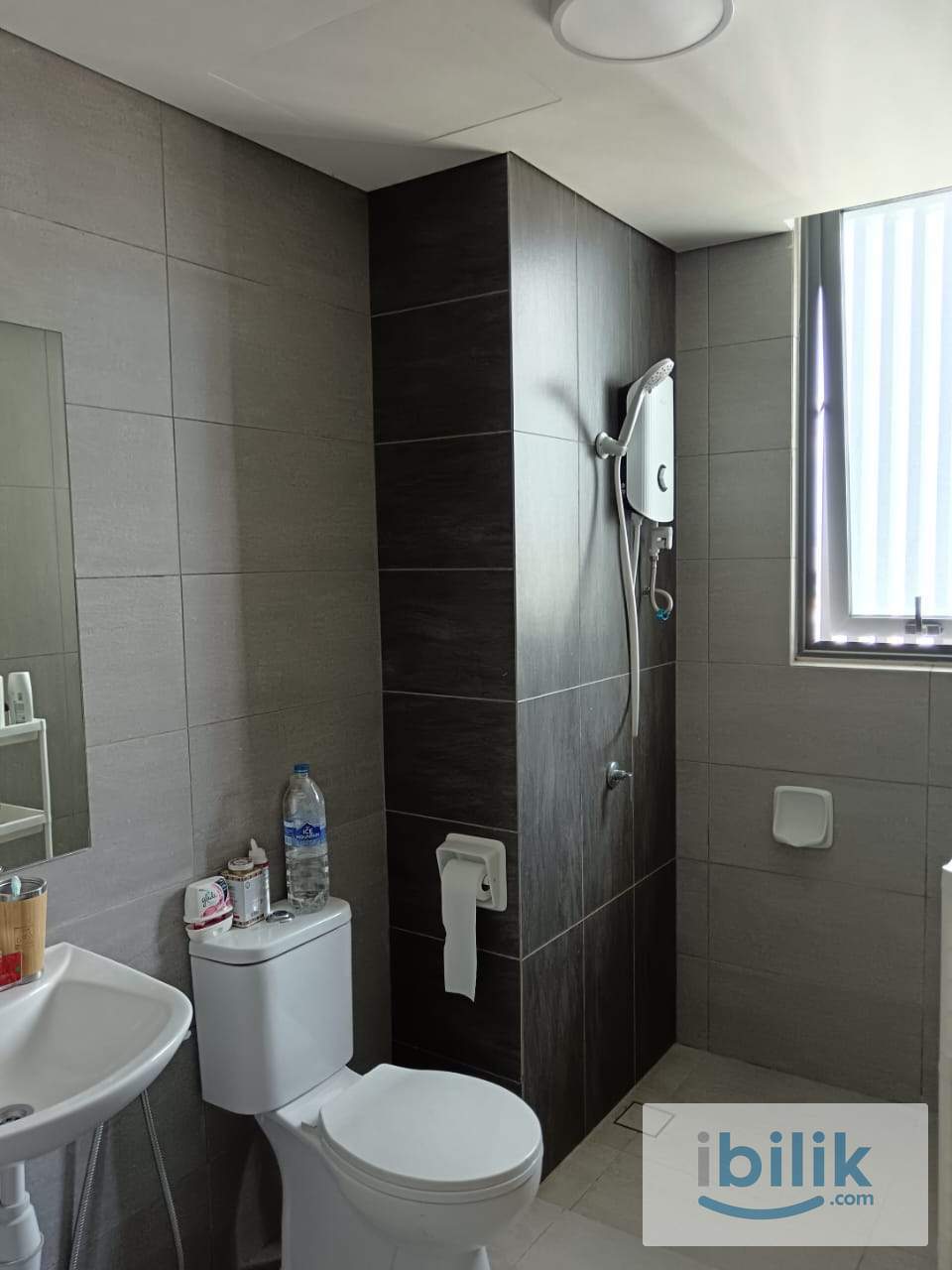 EDUMETRO PRIVATE BALCONY ROOM FOR RENT - Image 5
