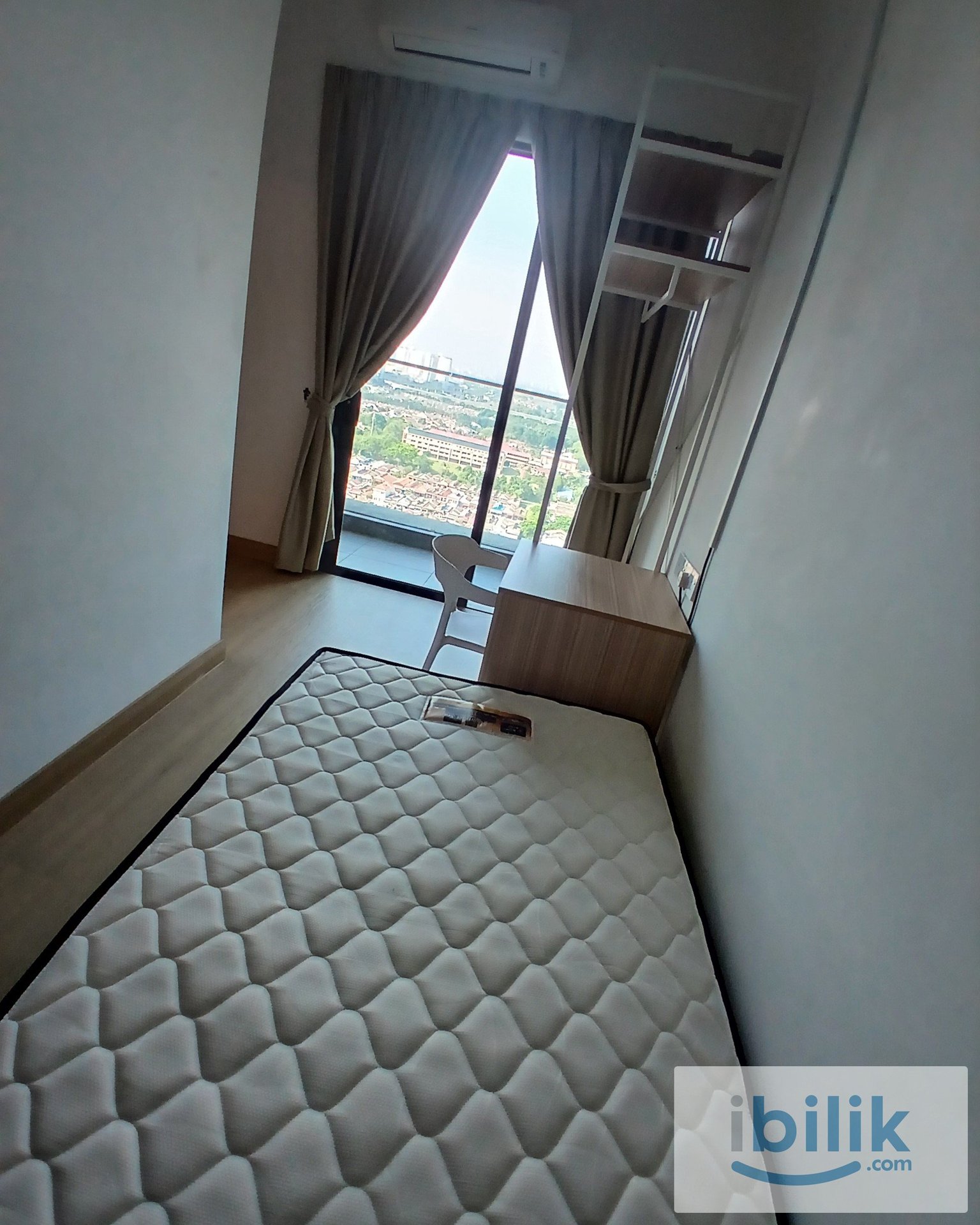 Middle room for rent - Image 3