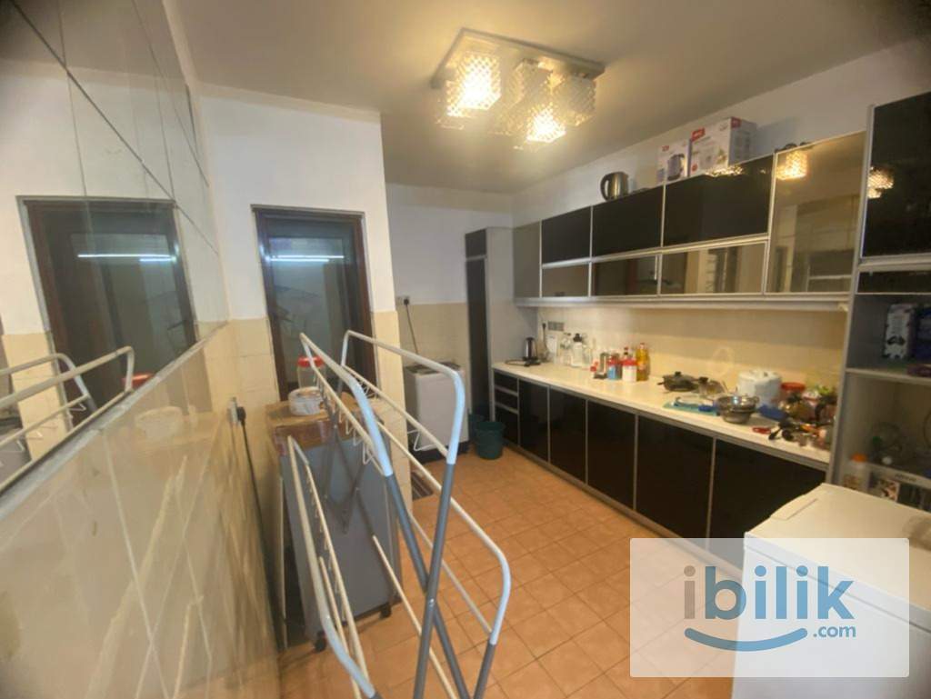 Perfect Male Big Middle Room Ample Space🚶🏻 Walk to MRT Surian🏊🏼 Weekly Cleaning🧹Free Wifi Optional Parking - Image 3
