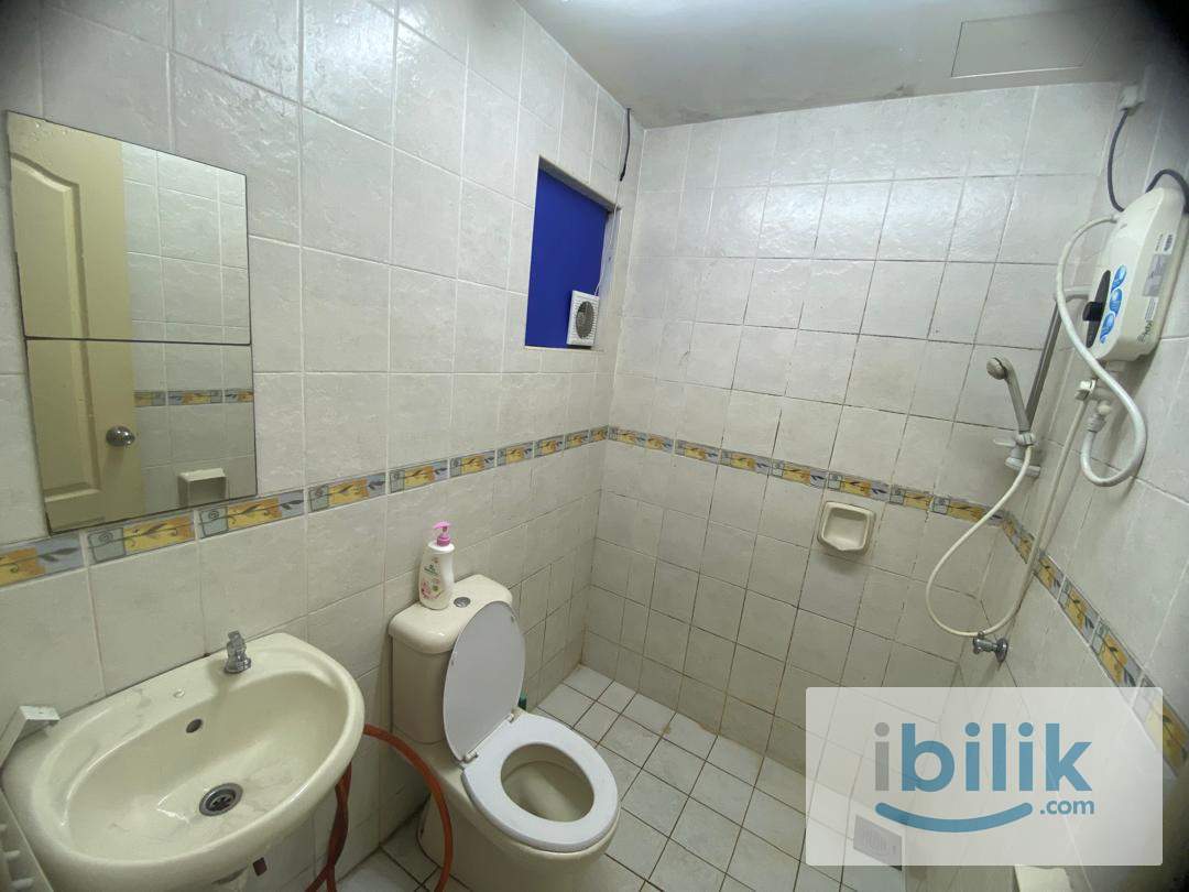 Block D Balcony Room🚶🏻Walk to MRT Bandar Utama🏊🏼 Weekly Cleaning & Free Wifi - Image 4