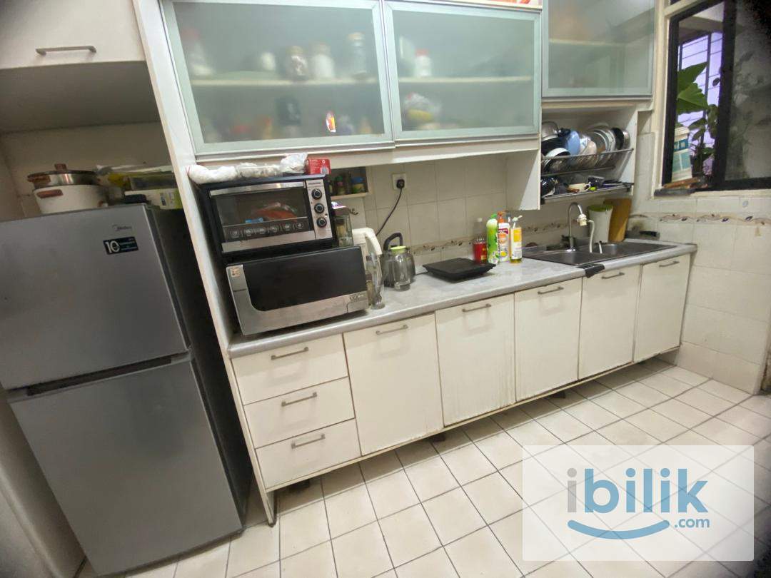 Resort Style Condo 🌇 Male Furnished Room🚶🏻 Opposite MRT Surian/IOI Damansara 🌇🧹Weekly Cleaning & Free Wifi - Image 2