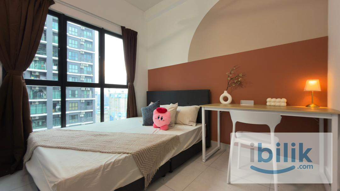 🌷Middle Room (Female Unit) @ Majestic Maxim MRT Connaught  - Image 1
