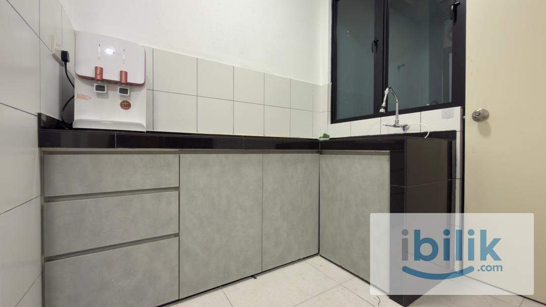 🌷Middle Room (Female Unit) @ Majestic Maxim MRT Connaught  - Image 5