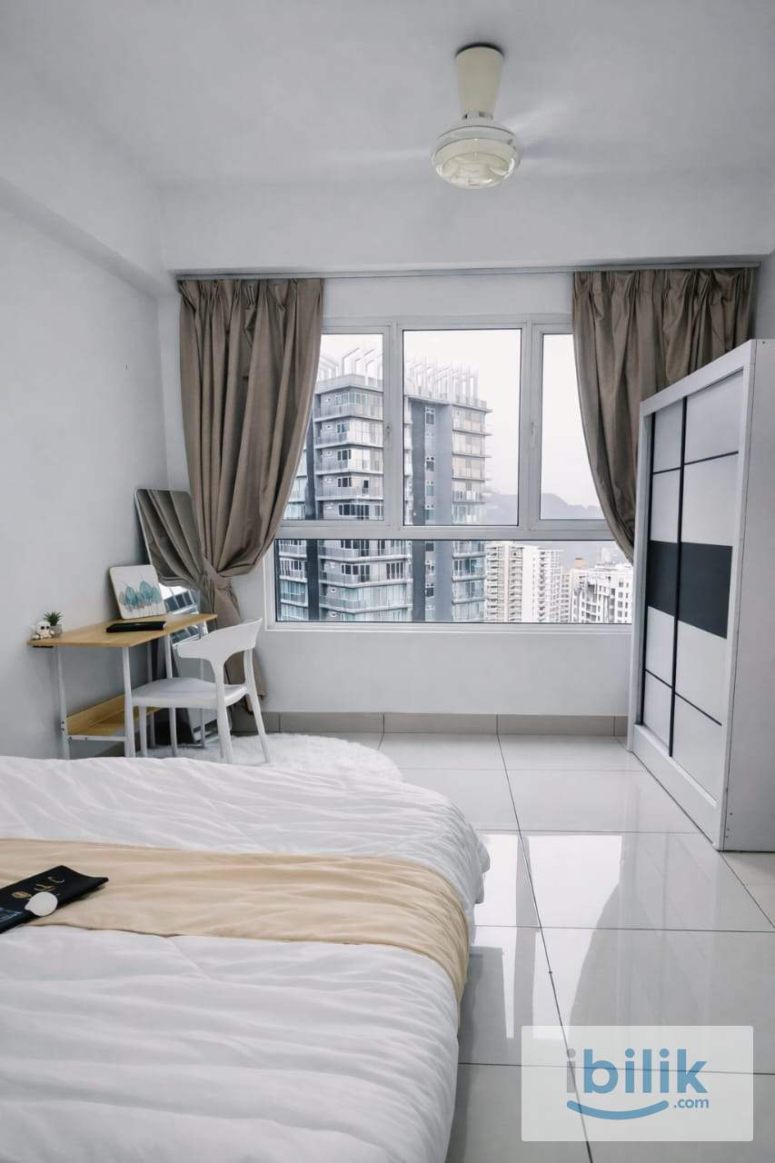 Beautiful Room for rent @ Queensbay/Bayan Lepas - Image 1