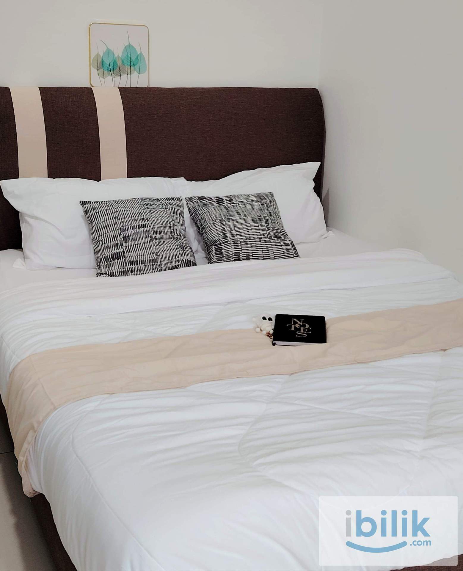Direct Owner Balcony 𝐌𝐞𝐝𝐢𝐮𝐦 𝐑𝐨𝐨𝐦 for Rent  @Queensbays / 𝐁𝐚𝐲𝐚𝐧 𝐋𝐞𝐩𝐚𝐬 - Image 2
