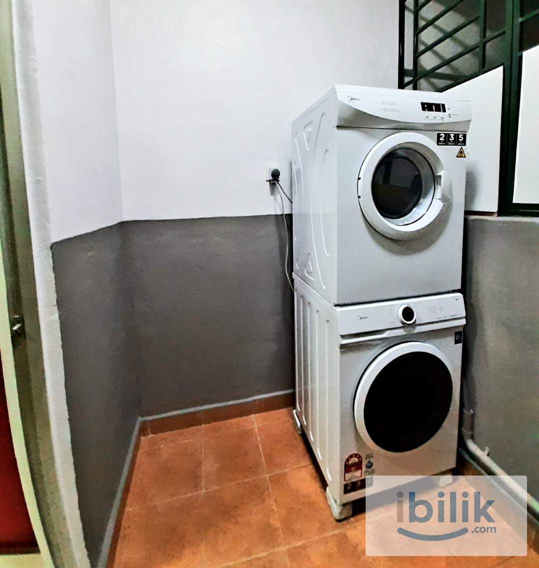 Room - Image 6