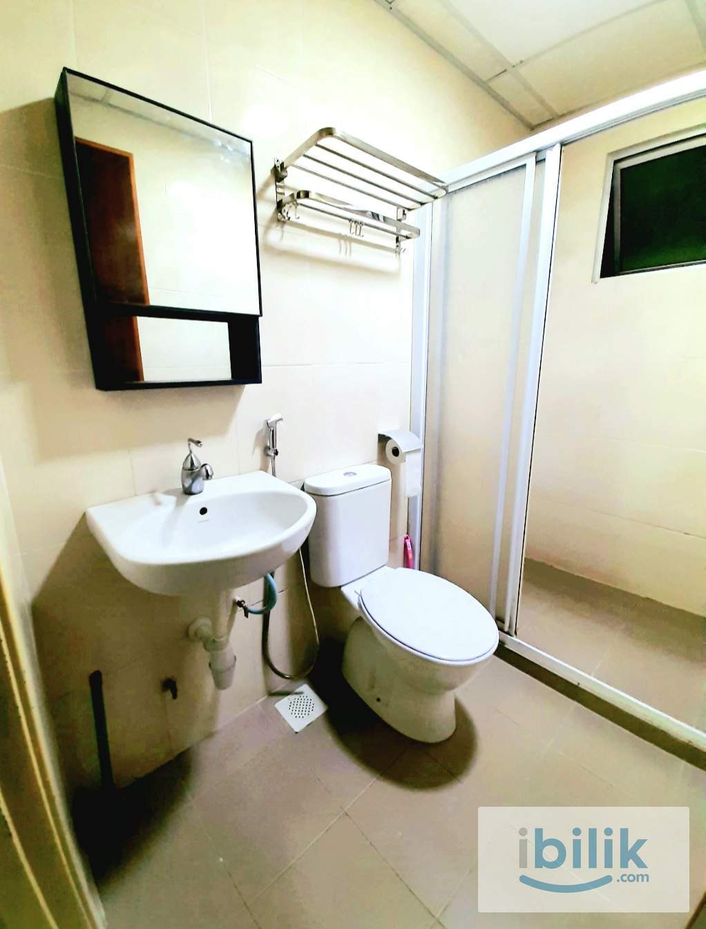 Room - Image 7