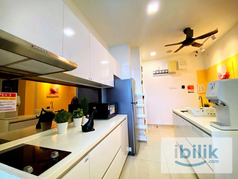 Master room at H2O Residence, Ara Damansara, Next to Oasis Square - Image 4