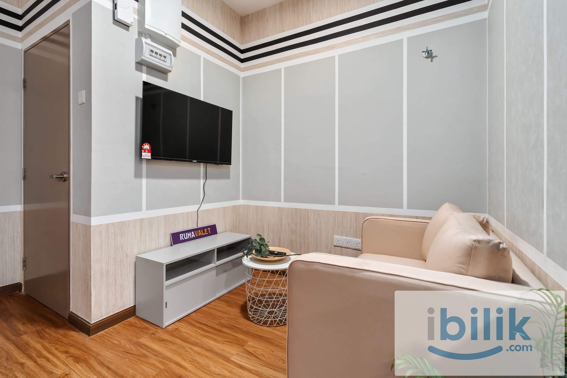 Middle room at Damansara Perdana, Near 1 Utama & IKEA Damansara  - Image 5