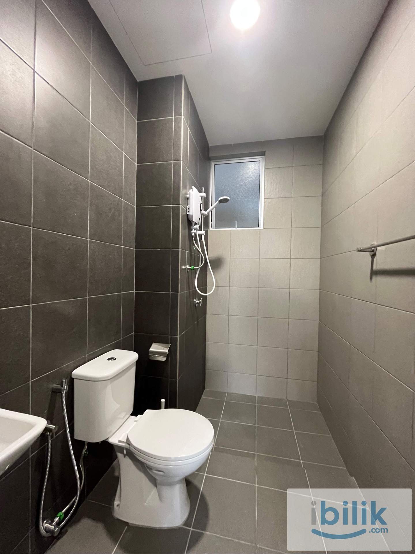 Private Bathroom Master Bedroom at Pixel City Sentral - Image 9