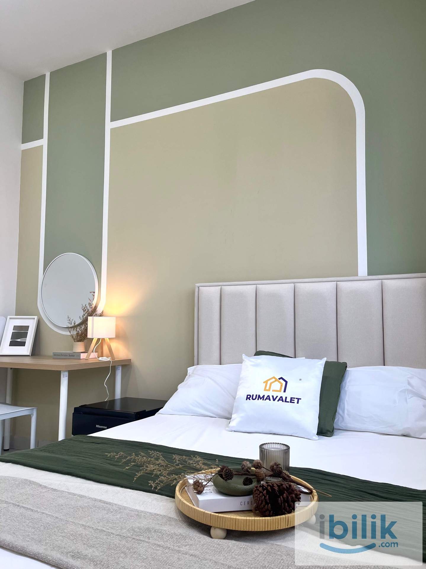 2min walk to MRT Taman Pertama , Fully Furnished Master Room - Image 1