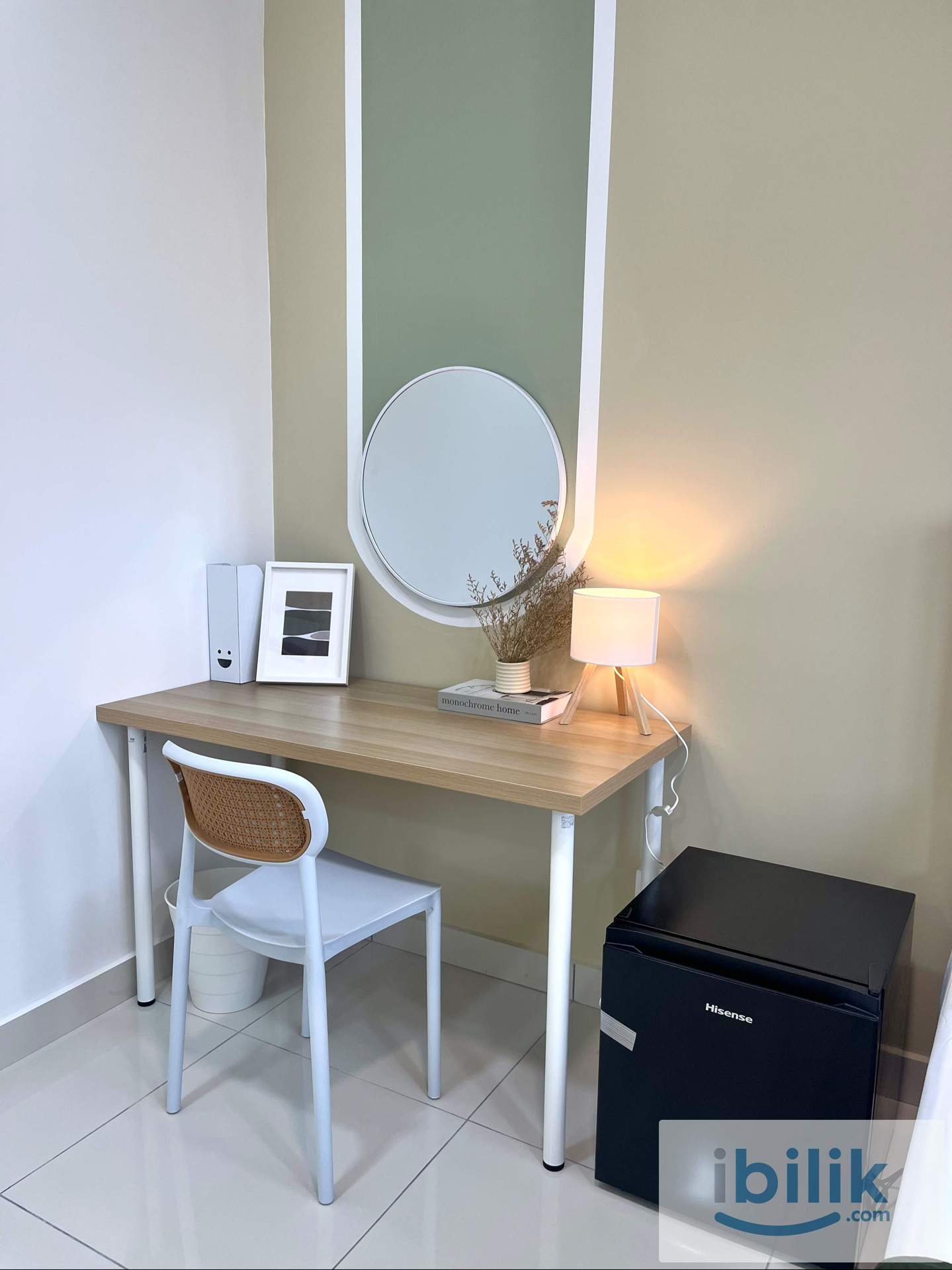2min walk to MRT Taman Pertama , Fully Furnished Master Room - Image 3