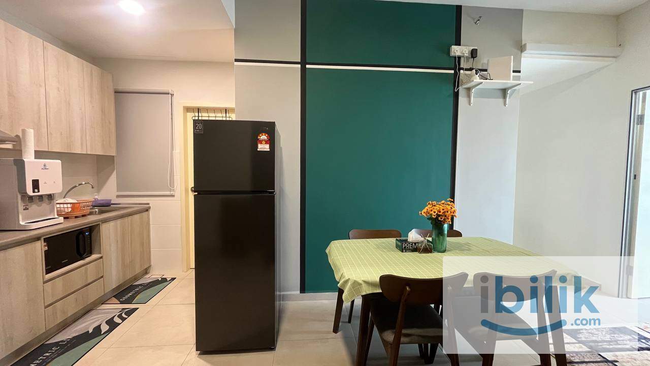 Male only middle room at Meta Residence , 3min to MRT Putra Permai - Image 5