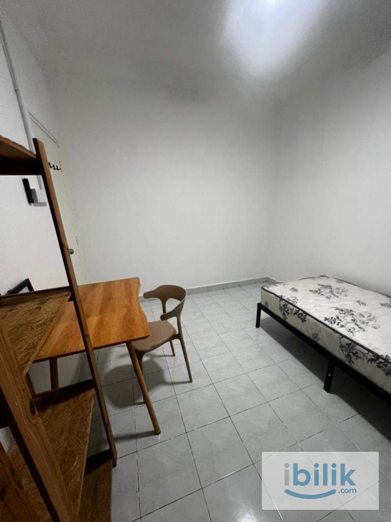 Klang Single Room 5 Shared Bathroom (LADIES only Co-Living Space) - Image 6
