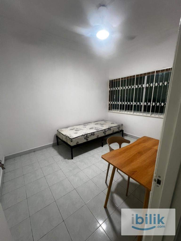 Klang Single Room 5 Shared Bathroom (LADIES only Co-Living Space) - Image 8