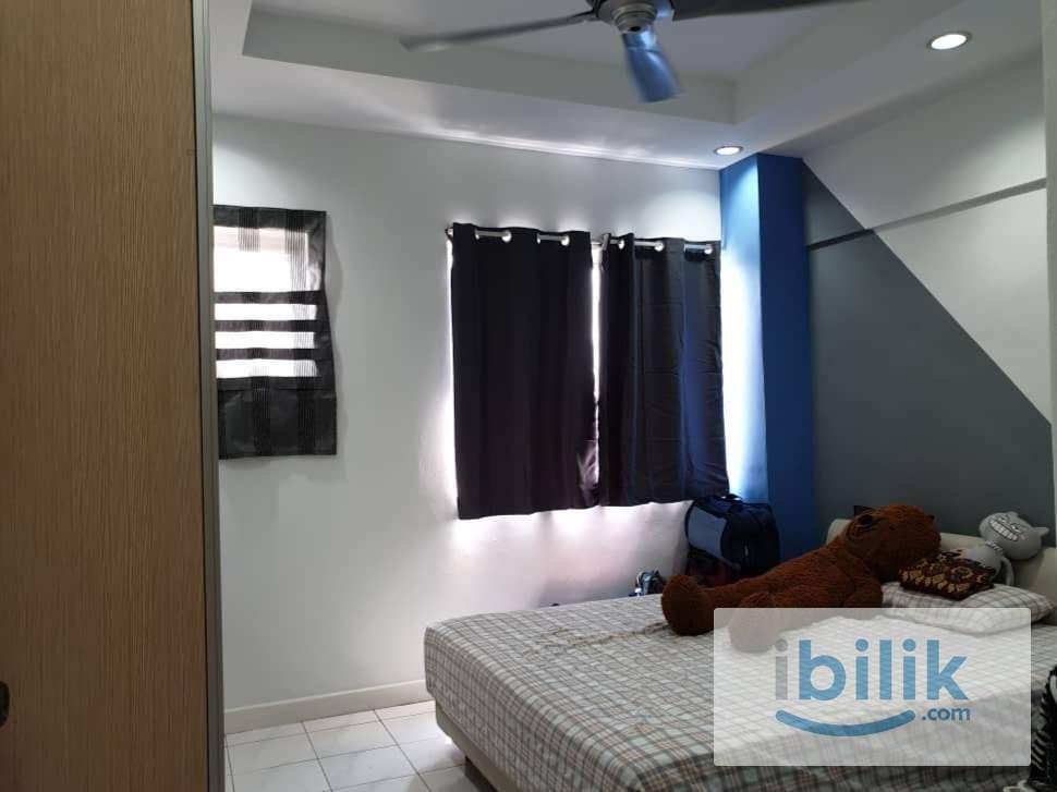 Master room at D'aman Crimson near LRT Lembah Subang, Ara Damansara, Eve Suite, Citta mall, Evolve Mall - Image 1