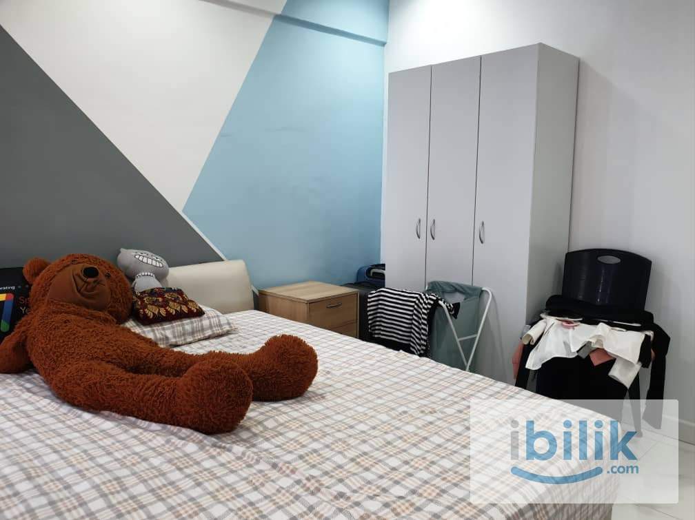 Master room at D'aman Crimson near LRT Lembah Subang, Ara Damansara, Eve Suite, Citta mall, Evolve Mall - Image 3