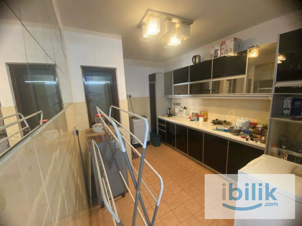 Actual Photo Big Nice Middle Room🚶🏻Walk to MRT Surian/IOI Damansara/Sunway Medical🏊🏼Weekly Cleaning🧹Free Wifi  - Image 1