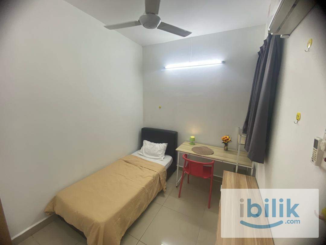 Actual Picture Clean Furnished Room for Male 🚶🏻Walk to LRT Ara Damansara 🏊🏼 Weekly Cleaning & Free Wifi - Image 1