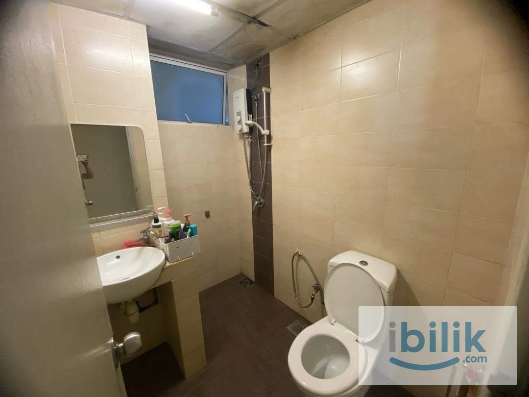 Female Muslim Only Actual Unit🌇Private Furnished Bathroom🚶🏻Walk to MRT KD /SEGI🧹Weekly Cleaning & Free Wifi - Image 2